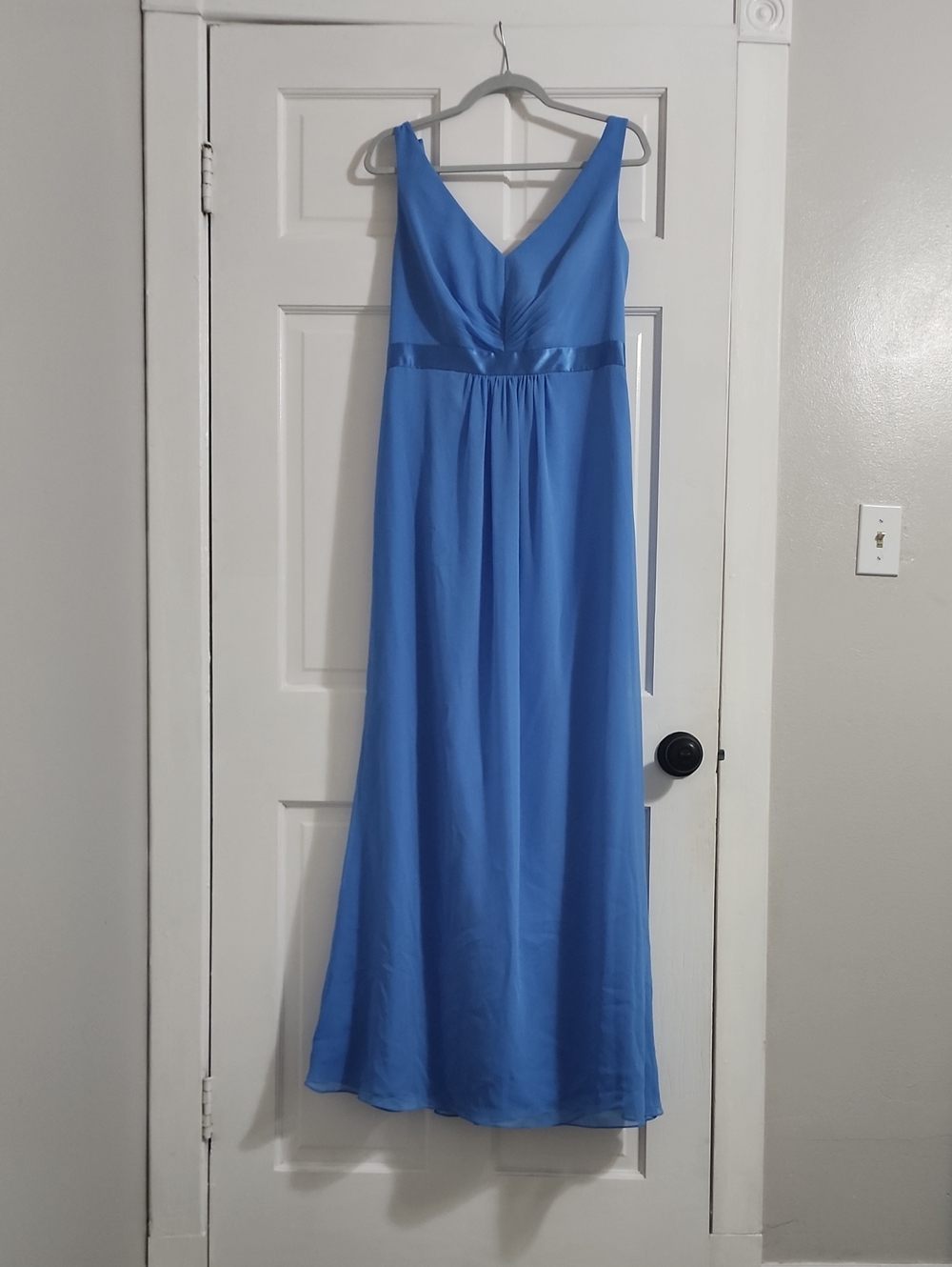 Sleeveless Blue V-Neck Maxi Dress with Satin Waistband